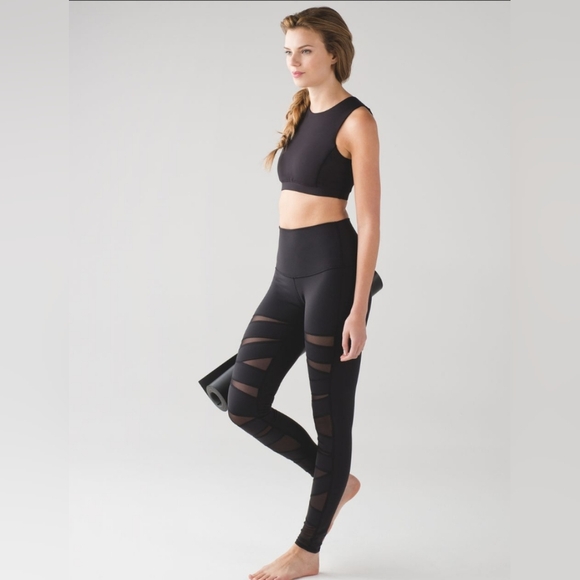 Lululemon Wander Under Mesh Tech Size 4! - Picture 4 of 4
